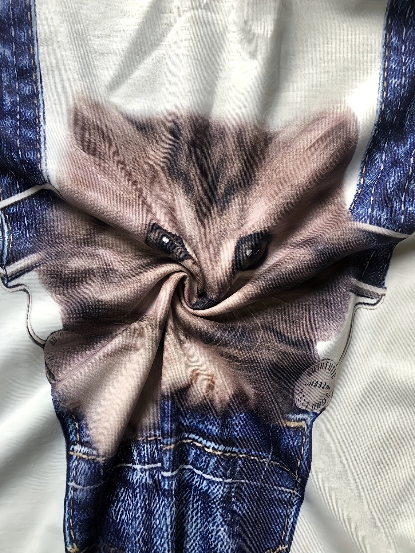 Cat Print T-Shirt with Trendy Color Block Details - Celeste - Image 3