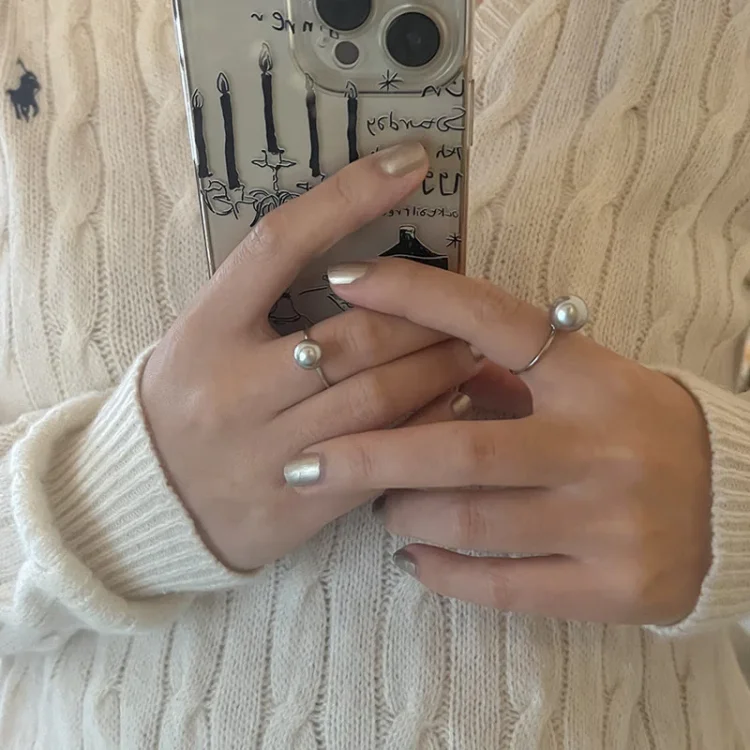 Classic Adjustable Pearl Ring - Sofia - Image 5