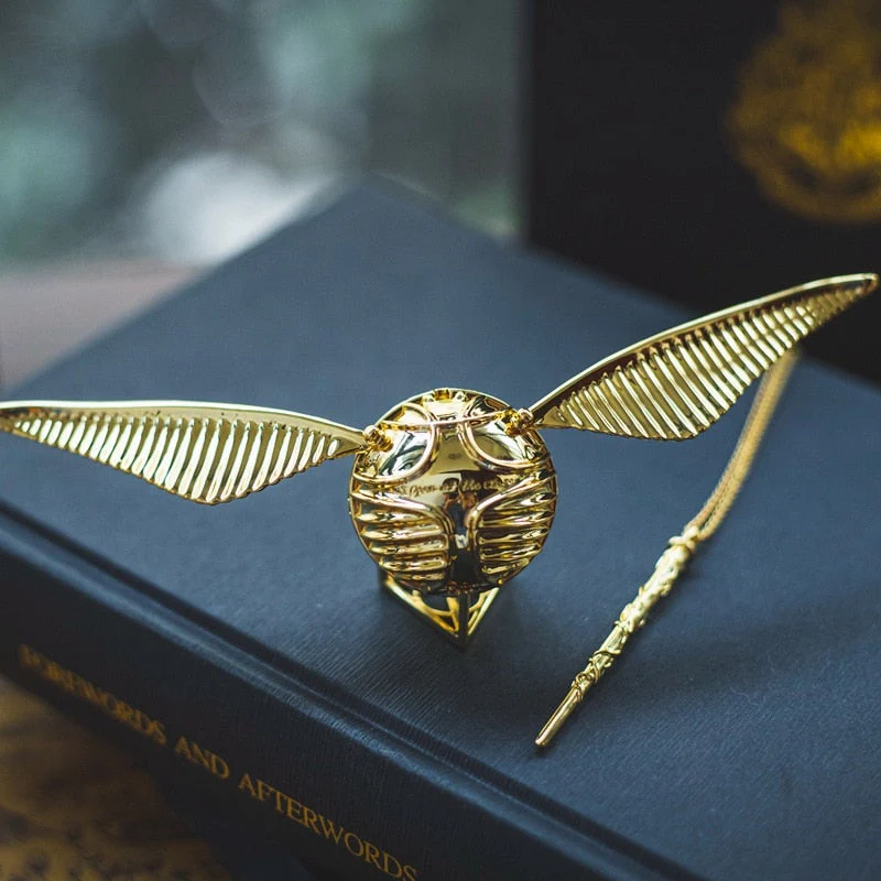 Elegant Rotating Snitch Ring Box | Magic-Inspired Jewellery Display - Image 8