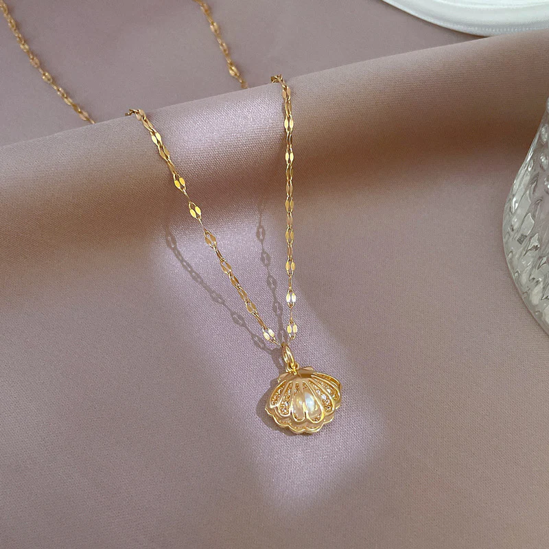 Elegant Shell Pearl Necklace - Image 2