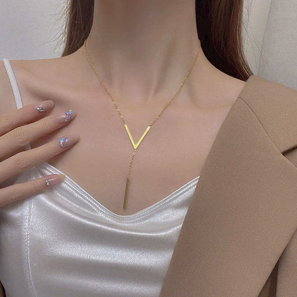 Elegant V-Shaped Gold Necklace | Timeless Style - Image 3