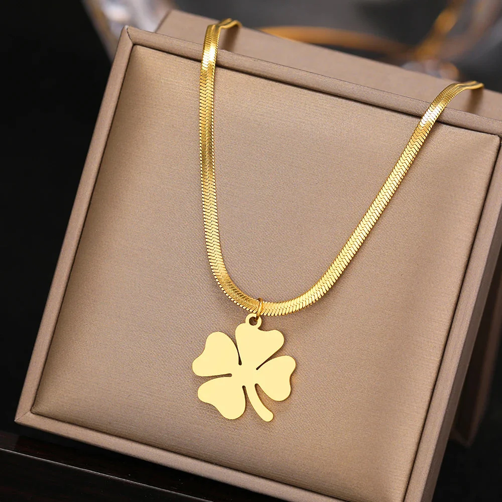 Classic Clover Pendant | Elegant Jewellery Piece - Image 6
