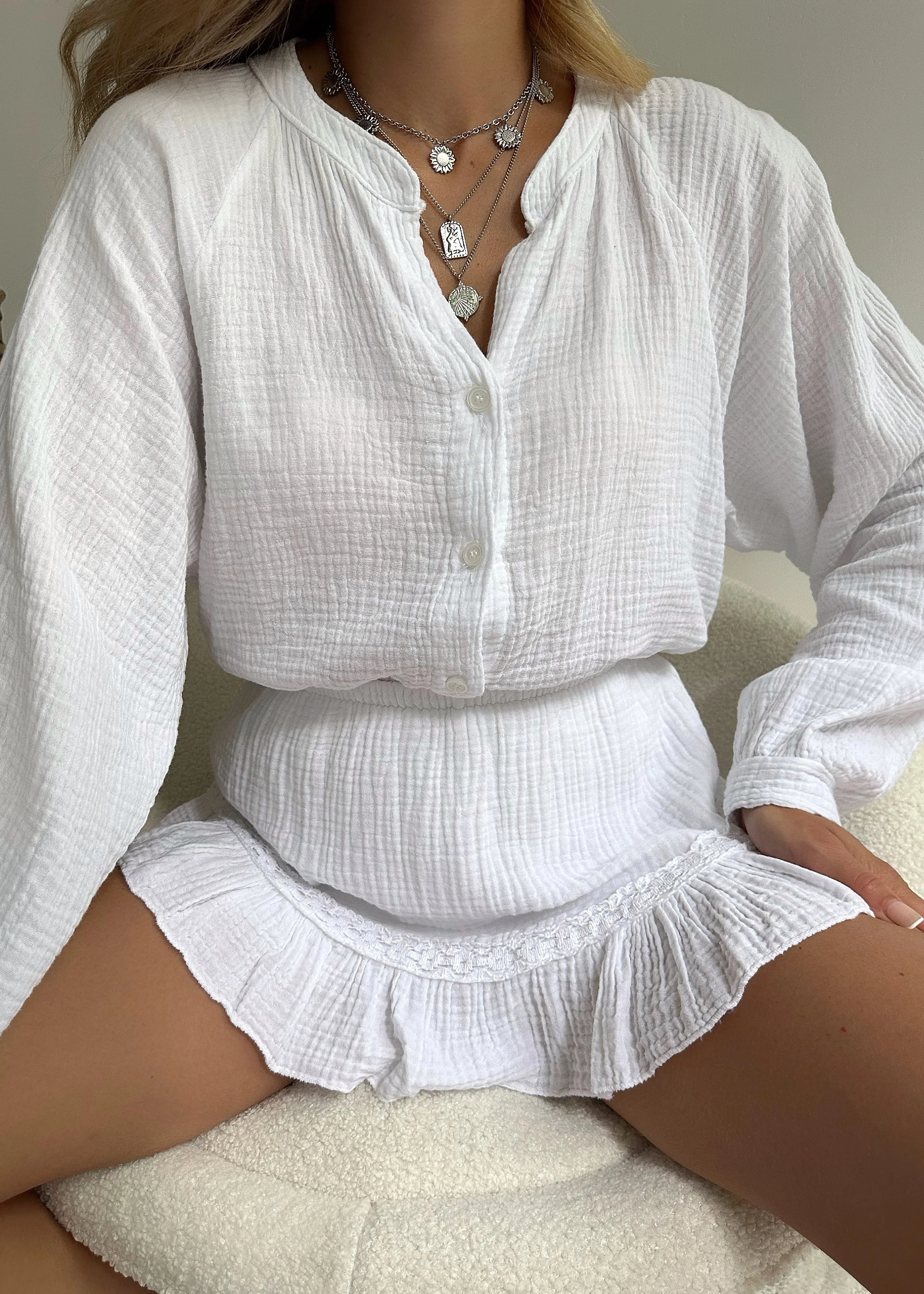 Light cotton set with blouse & ruffled shorts – Leora