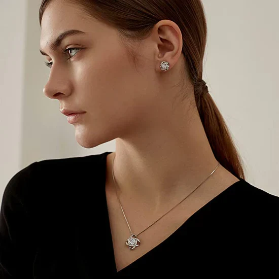 Love Knot Necklace - Image 2