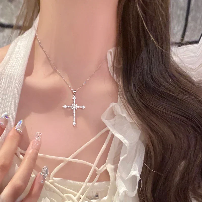 LUXURIOUS CROSS PENDANT NECKLACE WITH ZIRCON CRYSTAL - Image 2