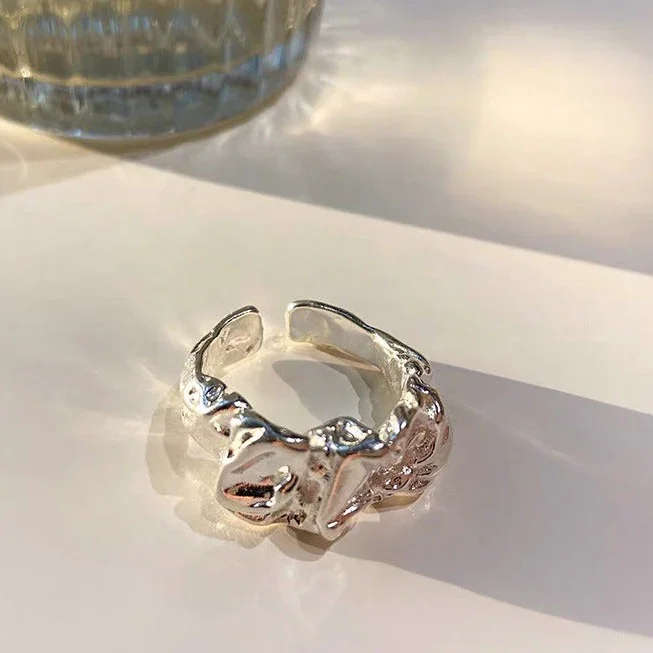 Minimalist Ring with Plissé Lava Design - Arden - Image 2