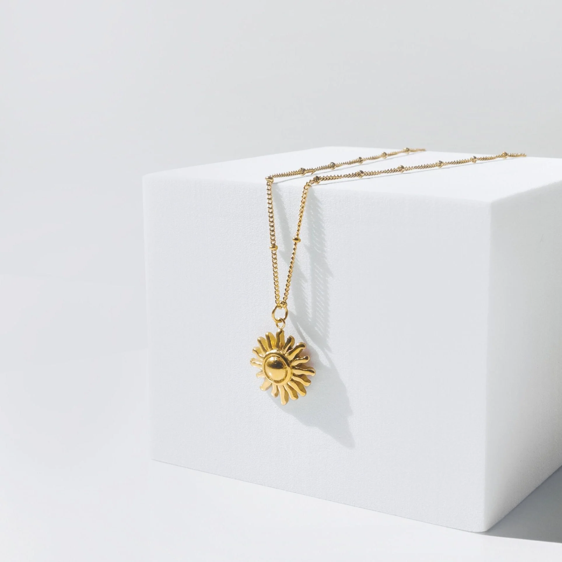 Necklace with Sun Pendant - Solara - Image 3