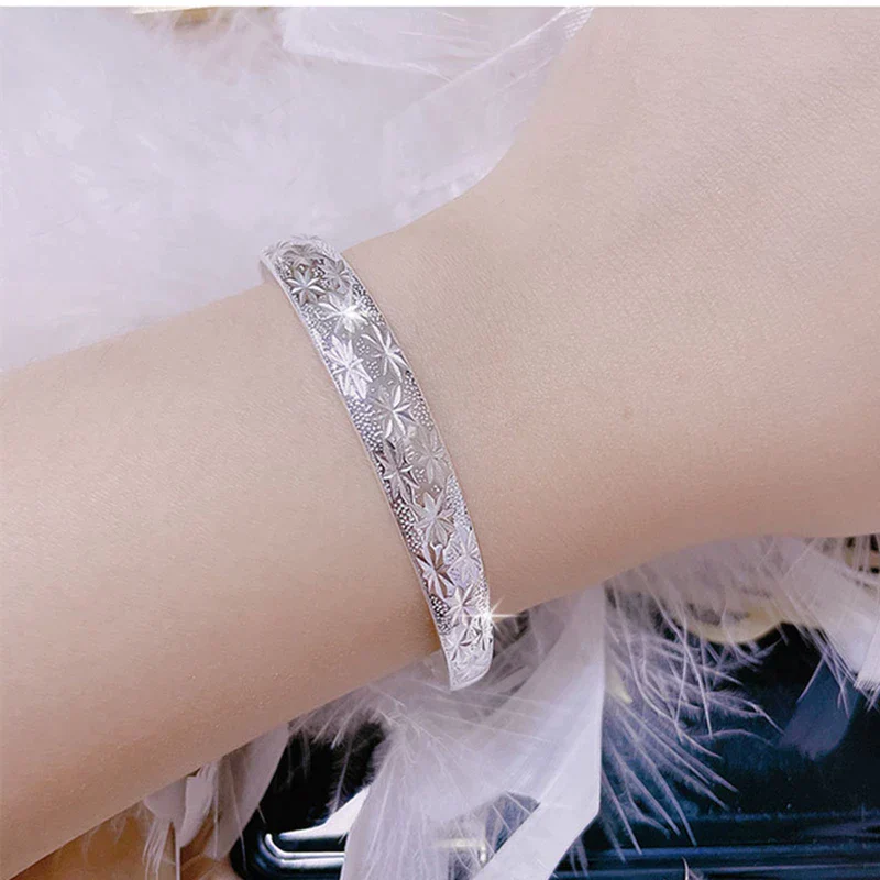 Radiant Star Armband | Elegant Jewellery for Women - Image 11
