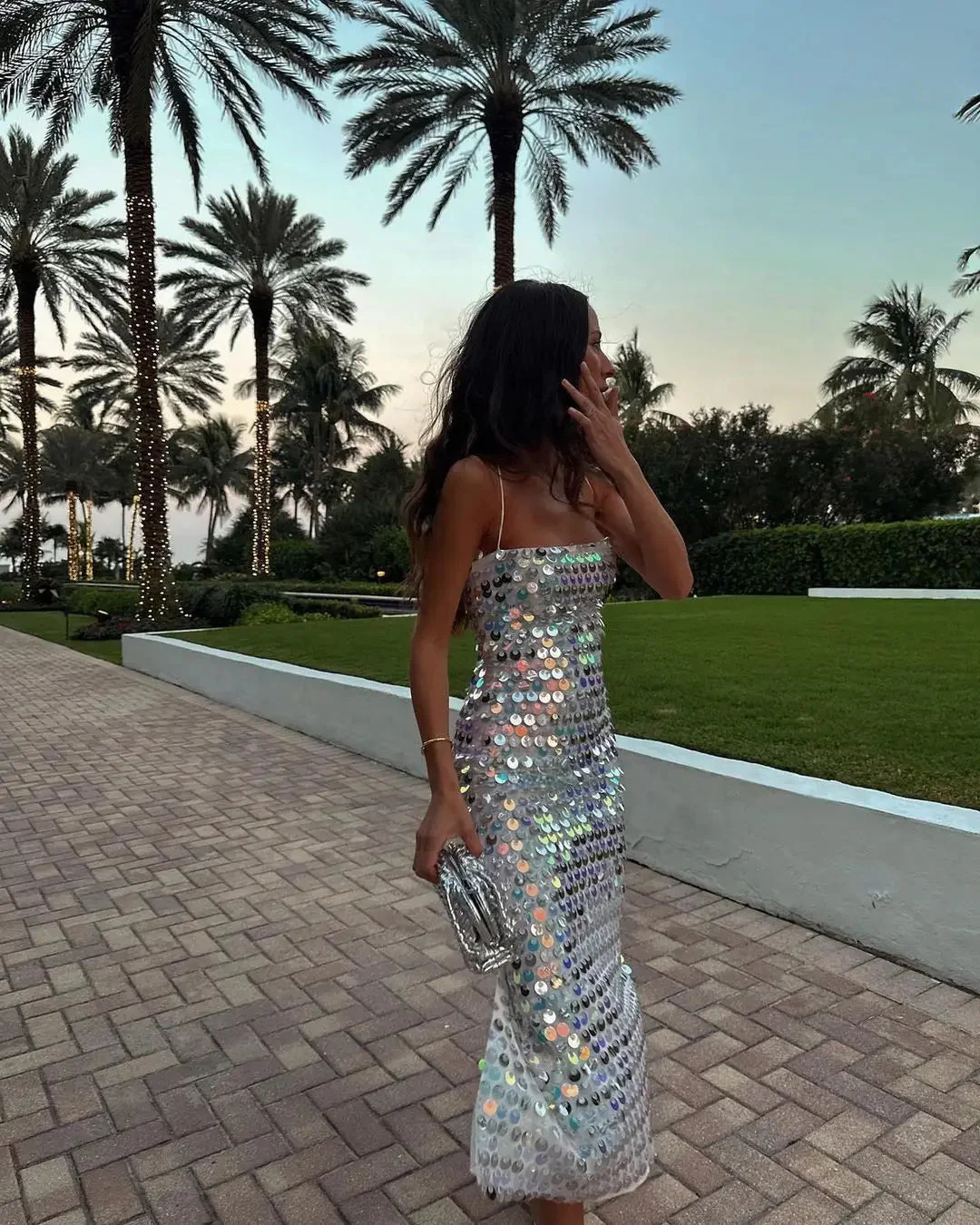 Sequin dress for a Sparkling Evening Look - Amira - Image 7