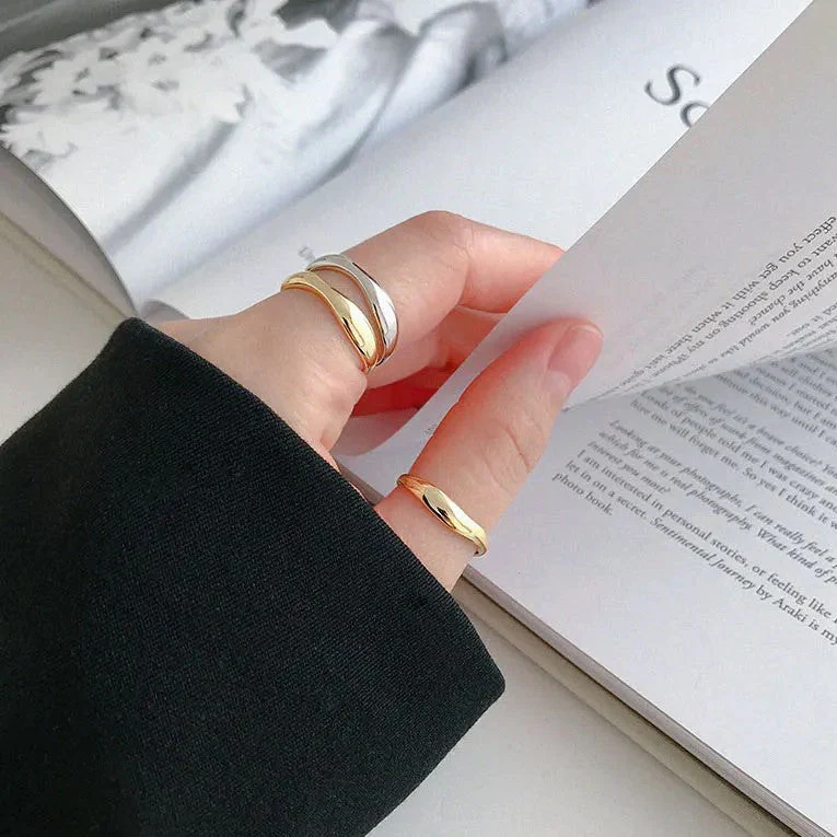 Silver Minimalist Wave Ring | Elegant Jewellery - Image 3