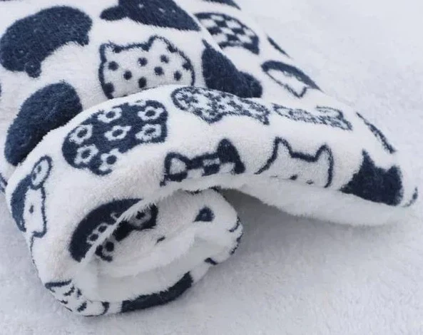 SnuggleSoft Warm Cat Blanket - Image 6