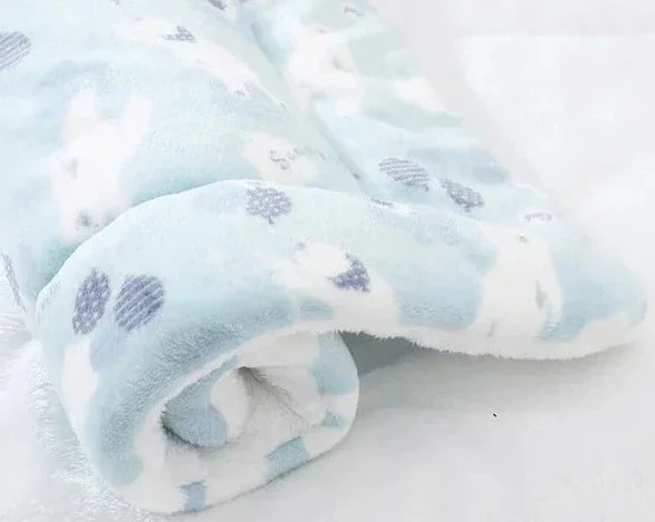 SnuggleSoft Warm Cat Blanket - Image 9