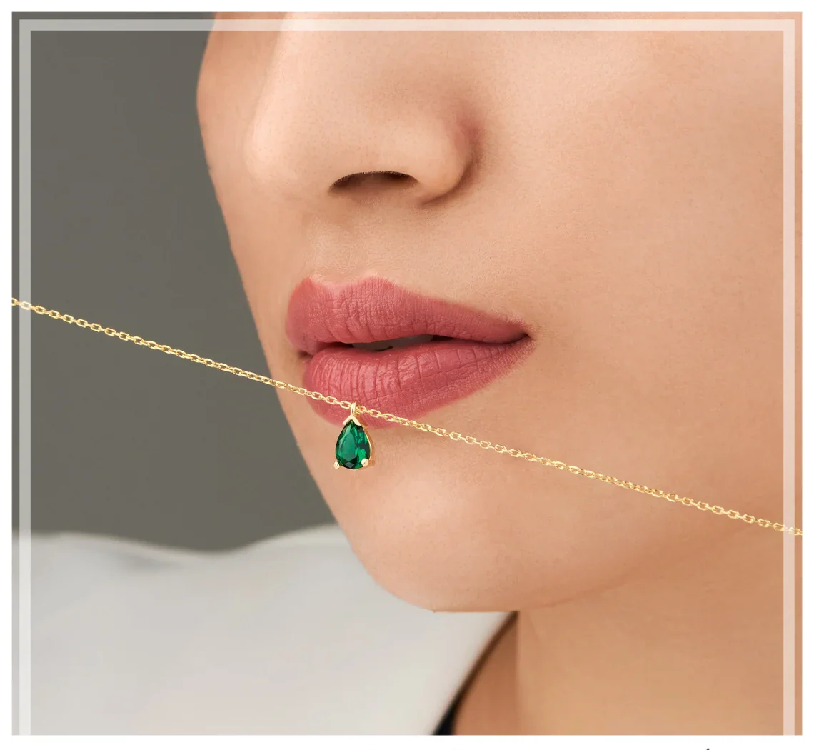 Stunning Emerald Drop Necklace - Image 5