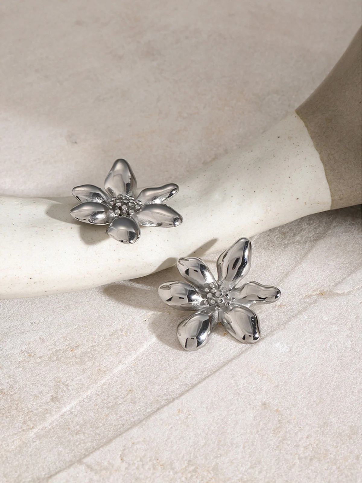 Stylish Flower Earrings - Florina - Image 5