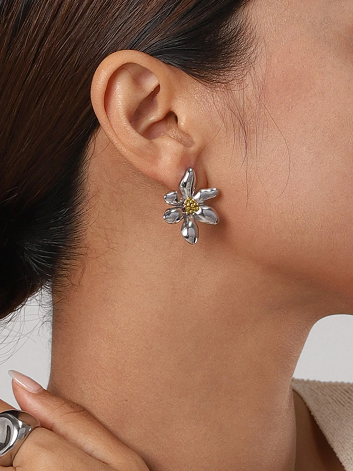 Stylish Flower Earrings - Florina - Image 6