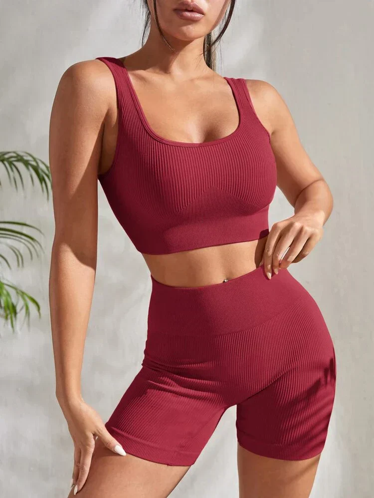 Two-piece women's fitness set with shorts & sports top – Sienna - Image 2