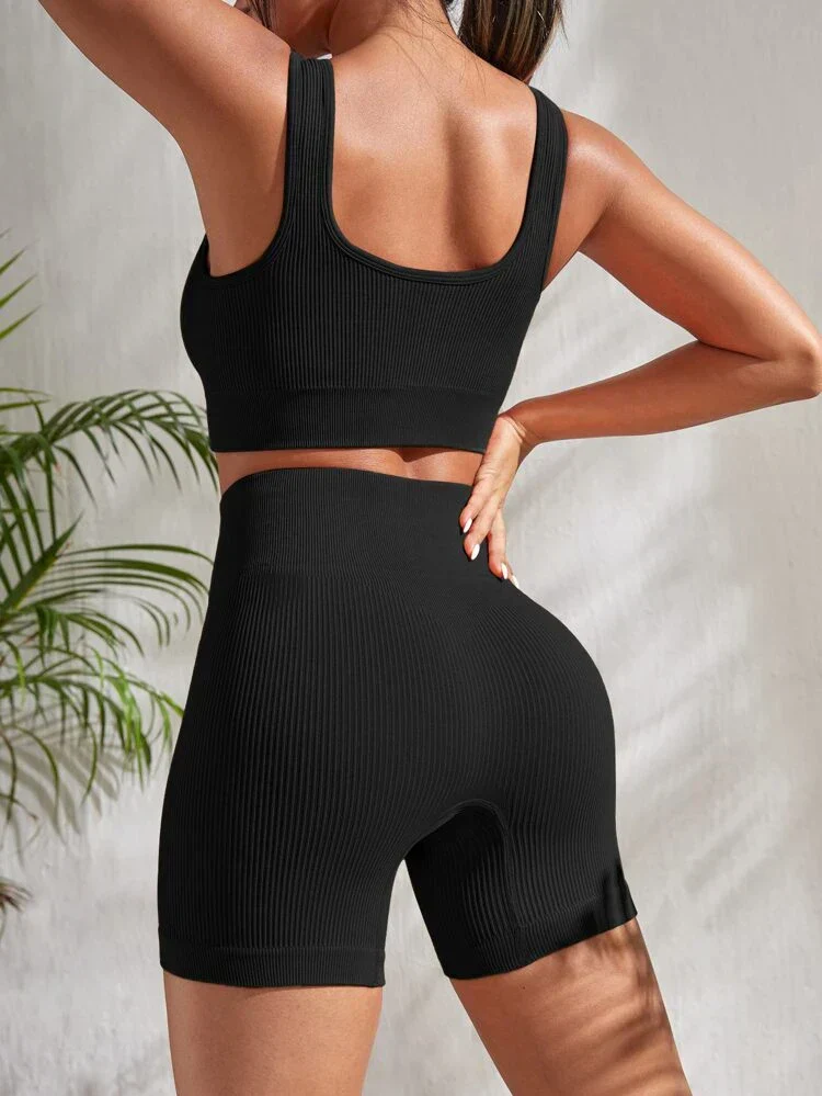 Two-piece women's fitness set with shorts & sports top – Sienna - Image 4