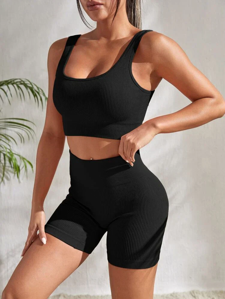 Two-piece women's fitness set with shorts & sports top – Sienna - Image 9
