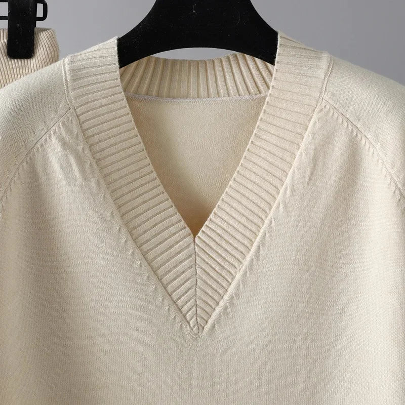 Women's Two-Piece Knit Set with V-Neck Sweater & Trousers – Noelia - Image 3